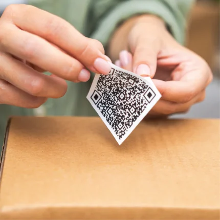 Etichete adezive personalizate